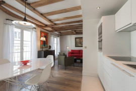 
                                                                                        Location
                                                                                         Appartement meublé au cœur de St Germain des Prés