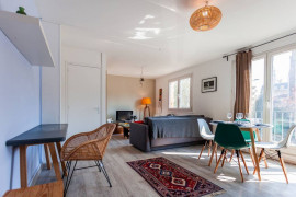 
                                                                                        Location
                                                                                         Appartement meublé cosy, courte durée