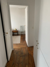 
                                                                                        Location
                                                                                         Appartement meublé, deux pièces, courte durée