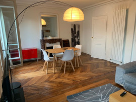 
                                                                                        Location
                                                                                         Appartement meublé, deux pièces, courte durée