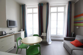 
                                                                                        Location
                                                                                         Appartement meublé disponible de suite.