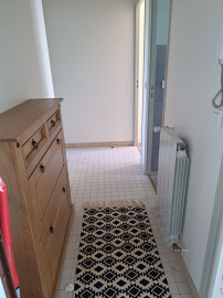 
                                                                                        Location
                                                                                         Appartement meublé et entièrement équipé (loyer tout inclus)