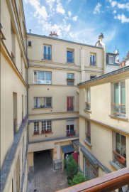 
                                                                                        Location
                                                                                         Appartement meuble lumineux - 10eme arr.