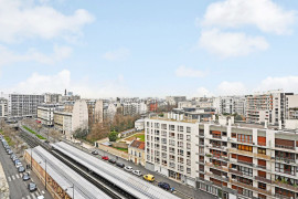 
                                                                                        Location
                                                                                         Appartement meuble, lumineux, équipé et spacieux