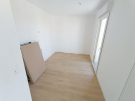 
                                                                                        Location
                                                                                         Appartement neuf, T3, Rivery