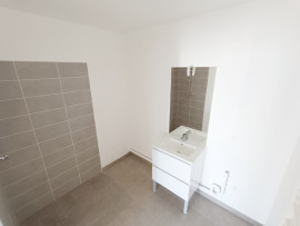 
                                                                                        Location
                                                                                         Appartement neuf, T3, Rivery