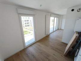 
                                                                                        Location
                                                                                         Appartement neuf, T3, Rivery