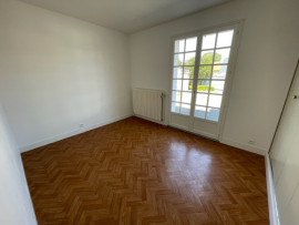 
                                                                                        Location
                                                                                         APPARTEMENT PLAIN PIED 3 CHAMBRES