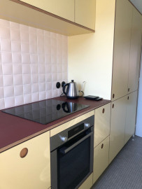 
                                                                                        Location
                                                                                         Appartement renové tout confort au calme Bas Montreuil (loyer tout inclus)