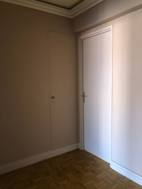 
                                                                                        Location
                                                                                         Appartement renové tout confort au calme Bas Montreuil (loyer tout inclus)