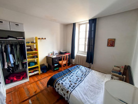 
                                                                                        Vente
                                                                                         Appartement spacieux avec charme en centre-ville