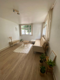 
                                                                                        Location
                                                                                         Appartement spacieux proche de Paris (loyer tout inclus)