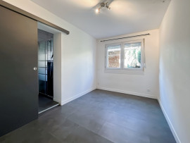 
                                                                                        Location
                                                                                         Appartement T2 avec cour, proches commodités