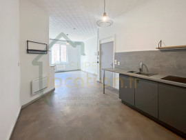 
                                                                                        Location
                                                                                         Appartement T2 avec cour, proches commodités