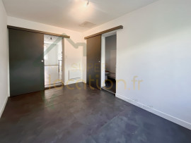 
                                                                                        Location
                                                                                         Appartement T2 avec cour, proches commodités