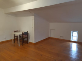 
                                                                                        Location
                                                                                         appartement  T4