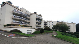 
                                                                                        Vente
                                                                                         Appartement T5 de 101.5 m² + balcon + 2 places de parking