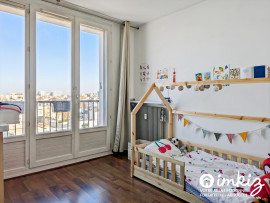 
                                                                                        Vente
                                                                                         Appartement traversant 3 pièces vue coup de cœur