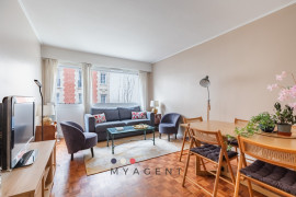 
                                                                                        Vente
                                                                                         Appartement traversant - Cœur de Passy