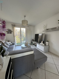 
                                                                                        Vente
                                                                                         Appartement traverssant