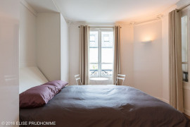 
                                                                                        Location
                                                                                         Appartement trois pièces d´exeption libre de suite