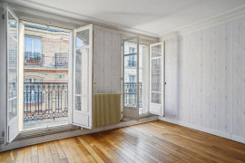 
                                                                                        Vente
                                                                                         Appartement trois pièces traversant avec balcon