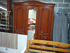 
                                                                        Meuble
                                                                         Armoire 3 portes, promotion