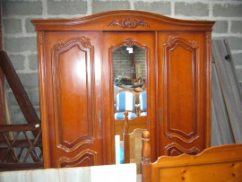 
                                                                                        Meuble
                                                                                         Armoire 3 portes, promotion