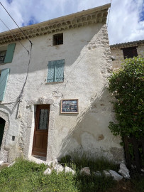 
                                                                                        Vente
                                                                                          Arriere pays Grassois , Maison de village , 125 M2 , 3 chambres 171000 euros 