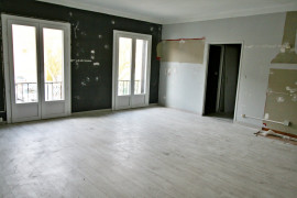 
                                                                                        Vente
                                                                                         Barrême , immeuble , local commercial , appartemeet 200 M2 