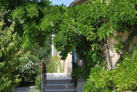 
                                                                                        Location
                                                                                         Bastide en Provence (loyer tout inclus)