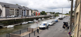 
                                                                                        Location
                                                                                         beau local commercial vue sur port