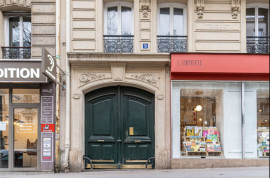 
                                                                                        Location
                                                                                         Beau loft avec terrasse à Montmartre