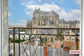 
                                                                                        Location
                                                                                         Beau T1 meublé, Talensac, au dernier étage