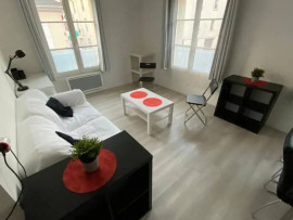 
                                                                                        Location
                                                                                         BEAU T2 AU Rue Saint-Maur 75010