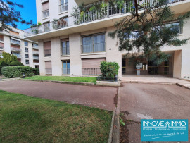 
                                                                                        Vente
                                                                                         Bel appartement avec 3 chambres, en excellent état et très bon