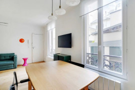 
                                                                                        Location
                                                                                         Bel appartement dans le 17eme