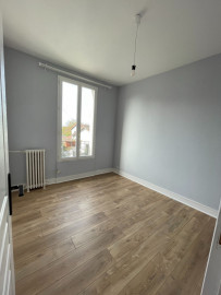 
                                                                                        Vente
                                                                                         BEL APPARTEMENT DE 3 PIECES