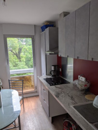 
                                                                                        Vente
                                                                                         Bel appartement rénové dans un parc arboré