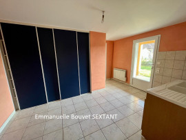 
                                                                                        Vente
                                                                                         BERGERAC,maison année 30 avec extension, vie de plain-pied possible, 4 chambres, véranda, terrasse couverte, piscine hors-sol, grand terrain