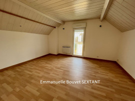 
                                                                                        Vente
                                                                                         BERGERAC,maison année 30 avec extension, vie de plain-pied possible, 4 chambres, véranda, terrasse couverte, piscine hors-sol, grand terrain