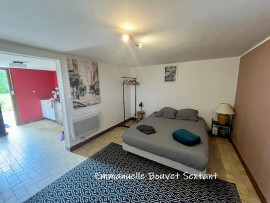 
                                                                                        Vente
                                                                                         BERGERAC, maison individuelle surélevée, studio, garage, jardin clos, proche centre-ville