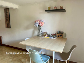 
                                                                                        Vente
                                                                                         BERGERAC, maison individuelle surélevée, studio, garage, jardin clos, proche centre-ville