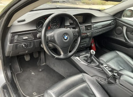 
                                                                                        Voiture
                                                                                         BMW 325i boîte manuelle