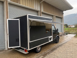 
                                                                        Utilitaire
                                                                         camion Peugeot J5 de 1991