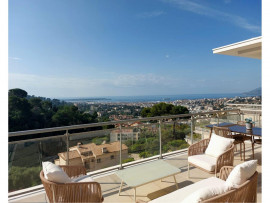 
                                                                                        Vente
                                                                                         Cannes Appartement 4 5 pièces en dernier étage avec vue mer a vendre