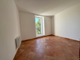 
                                                                                        Vente
                                                                                         Castellane , Gorges du Verdon 2 Appartements 86 M2 ,jardin 400 M2 