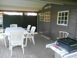 
                                                                                        Vente
                                                                                         chalet bois 9 m² habitable avec double vitrage..