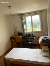 
                                                                                        Colocation
                                                                                         Chambre 10 mn à pied du RER A