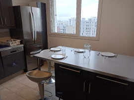 
                                                                                        Location
                                                                                         Chambre Lyon 8, pied du tram et ménage compris :)